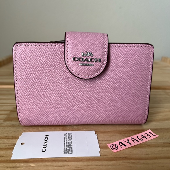 Coach Wallet🎈🎈 - Picture 1 of 9